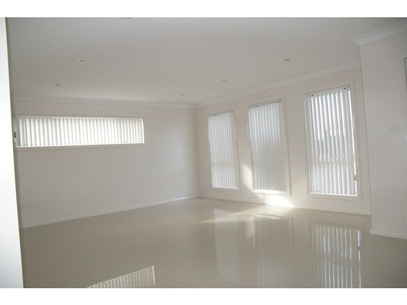 2/201 Wyndarra Way, Koonawarra NSW 2530