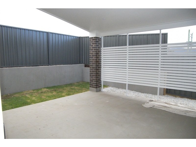 2/201 Wyndarra Way, Koonawarra NSW 2530