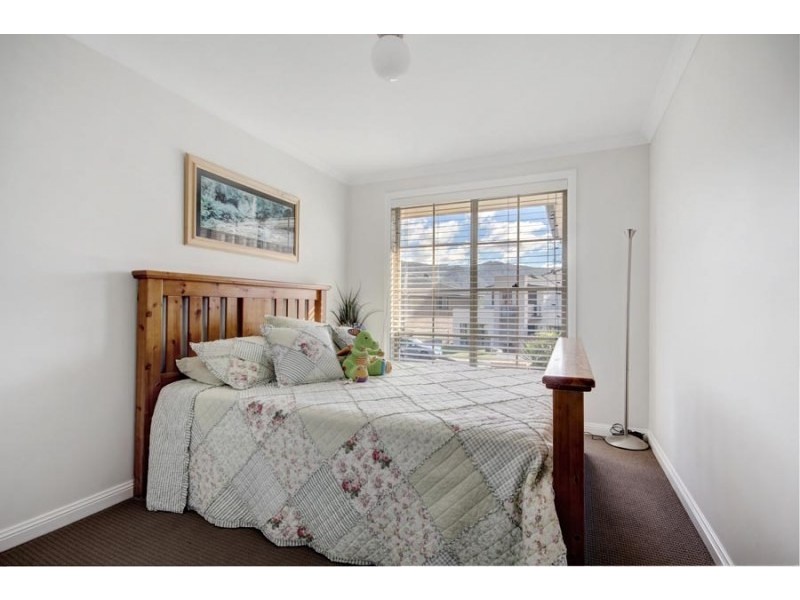 11 Norman Clark Crescent, Horsley NSW 2530