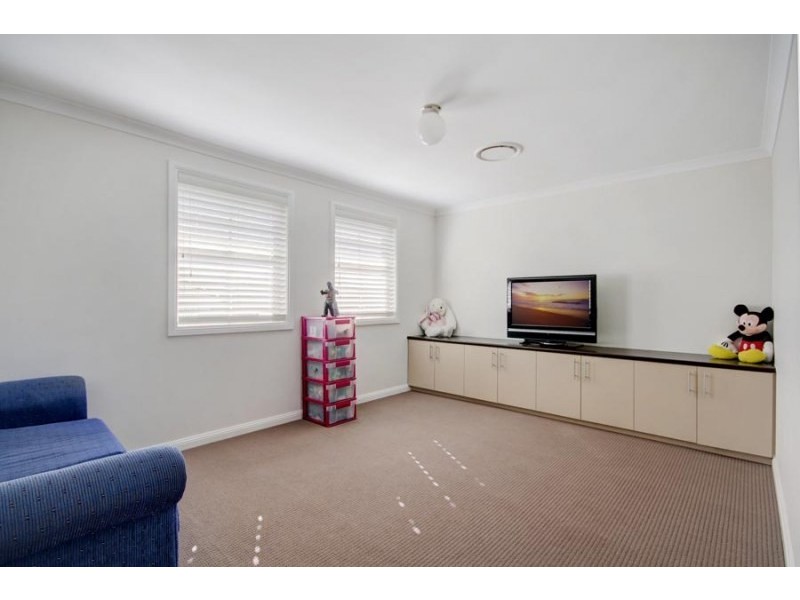 11 Norman Clark Crescent, Horsley NSW 2530