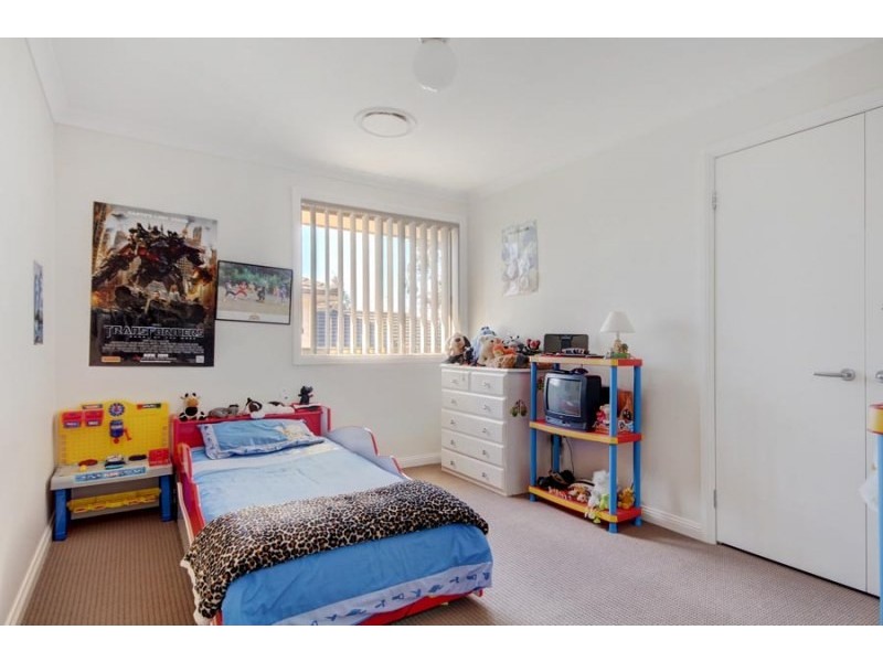 11 Norman Clark Crescent, Horsley NSW 2530