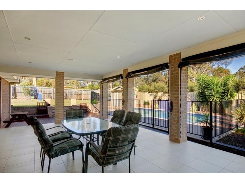 11 Norman Clark Crescent, Horsley NSW 2530