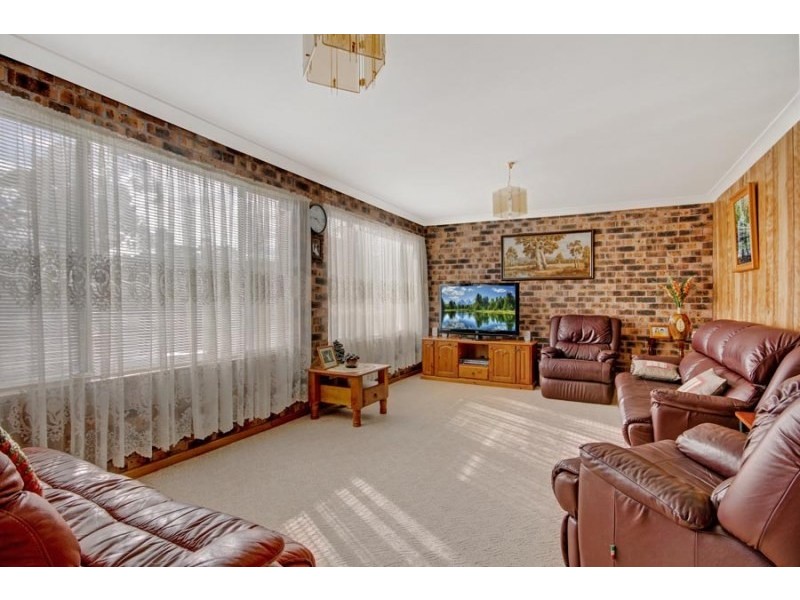 6 Larama Avenue, Dapto NSW 2530