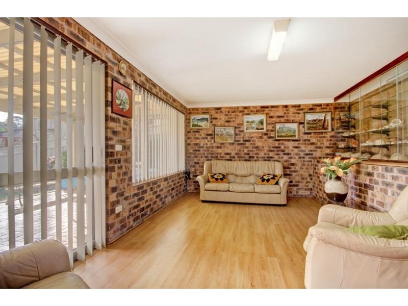6 Larama Avenue, Dapto NSW 2530