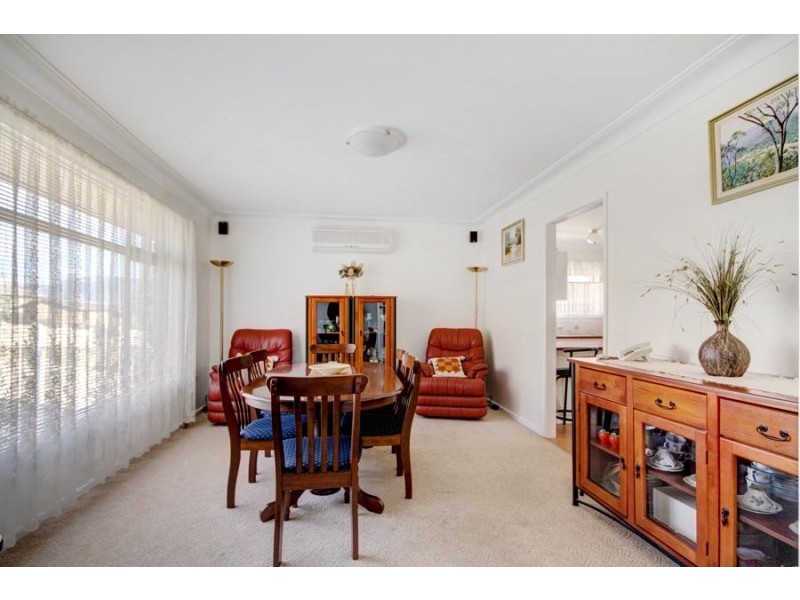 6 Larama Avenue, Dapto NSW 2530