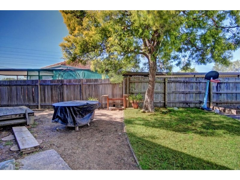 27 Culgoa Crescent, Koonawarra NSW 2530
