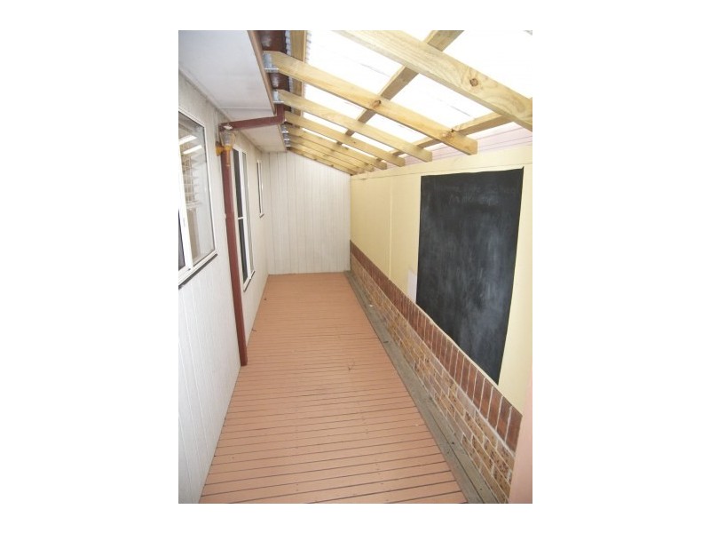 11 Sanderson Road, Kanahooka NSW 2530