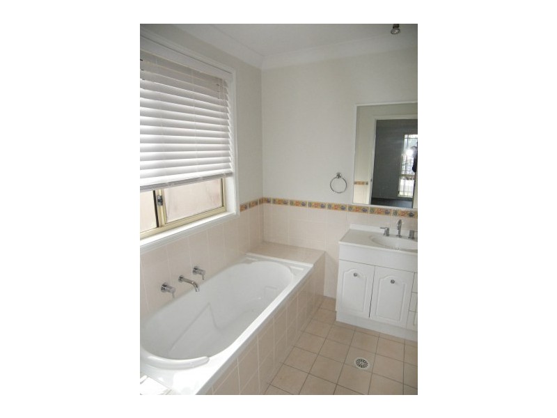 14 Boddington Way, Horsley NSW 2530