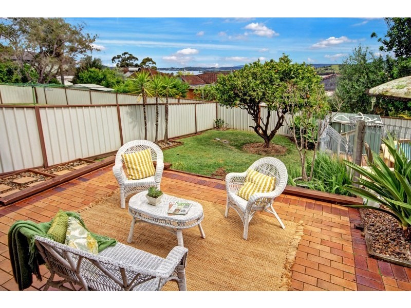 19 Hayward Street, Kanahooka NSW 2530