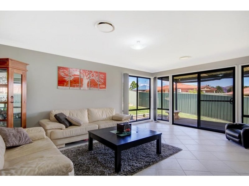 13 Chinchilla Way, Albion Park NSW 2527