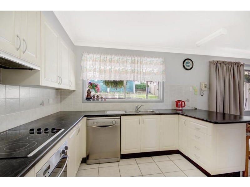 16 Hayward Street, Kanahooka NSW 2530