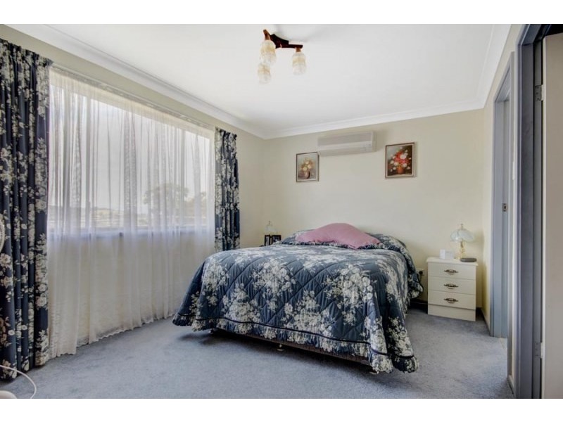 16 Hayward Street, Kanahooka NSW 2530