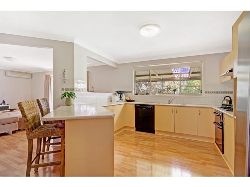 16 Selwyn Grove, Horsley NSW 2530