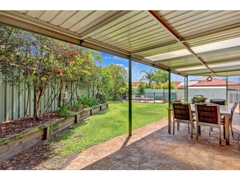 16 Selwyn Grove, Horsley NSW 2530