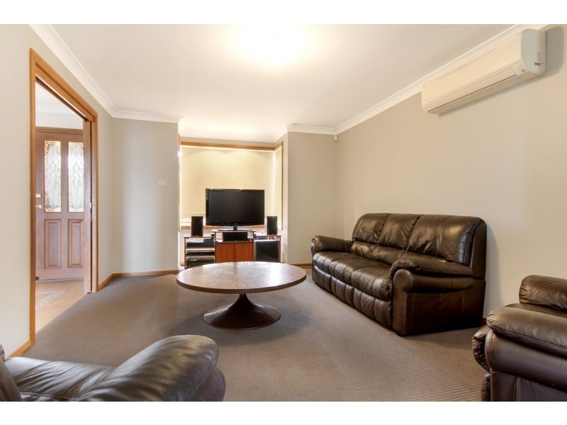 5 Cleary Avenue, Kanahooka NSW 2530