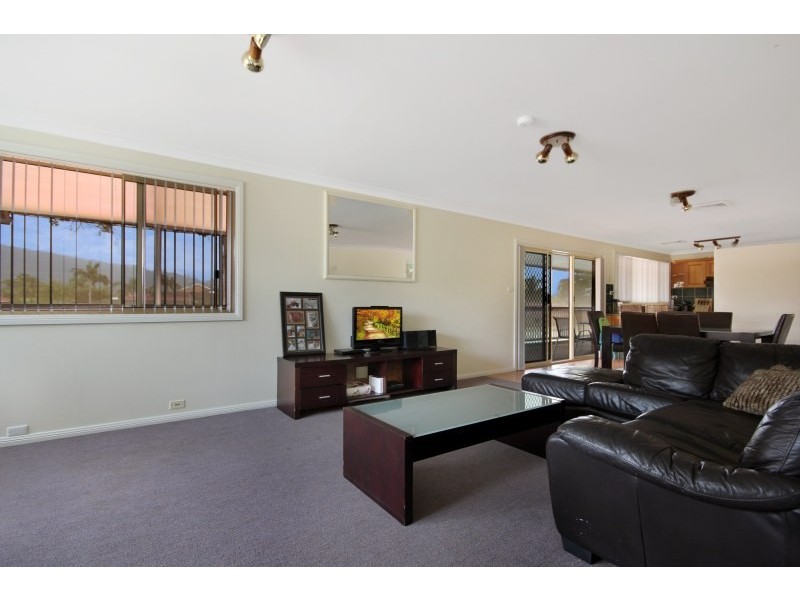 2/66-70 Habeda Avenue, Horsley NSW 2530