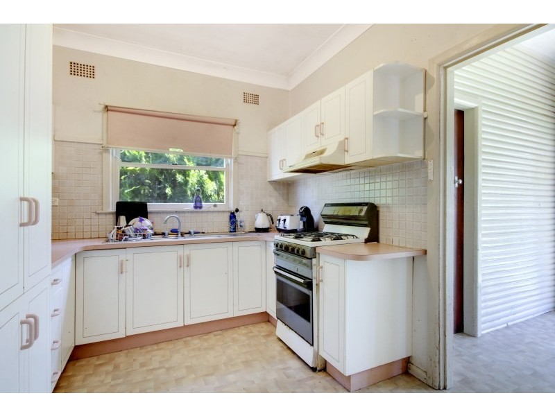 52 Prince Edward Drive, Dapto NSW 2530