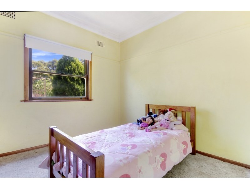 52 Prince Edward Drive, Dapto NSW 2530