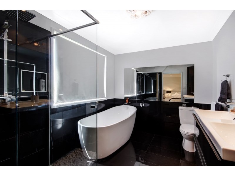 7 Murra Murra Road, Kanahooka NSW 2530