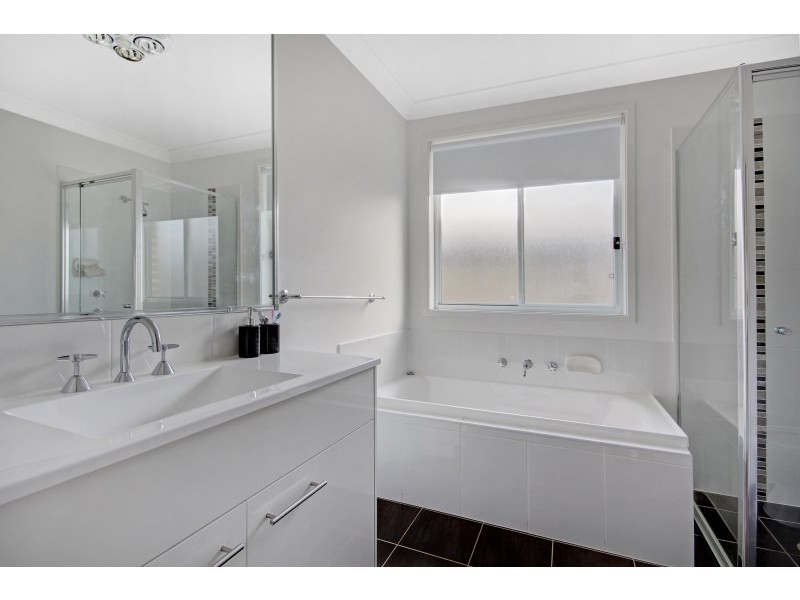 26 Mallon Avenue, Horsley NSW 2530