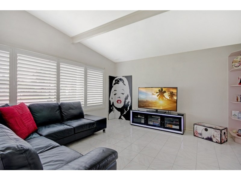 128 Edgeworth Avenue, Kanahooka NSW 2530