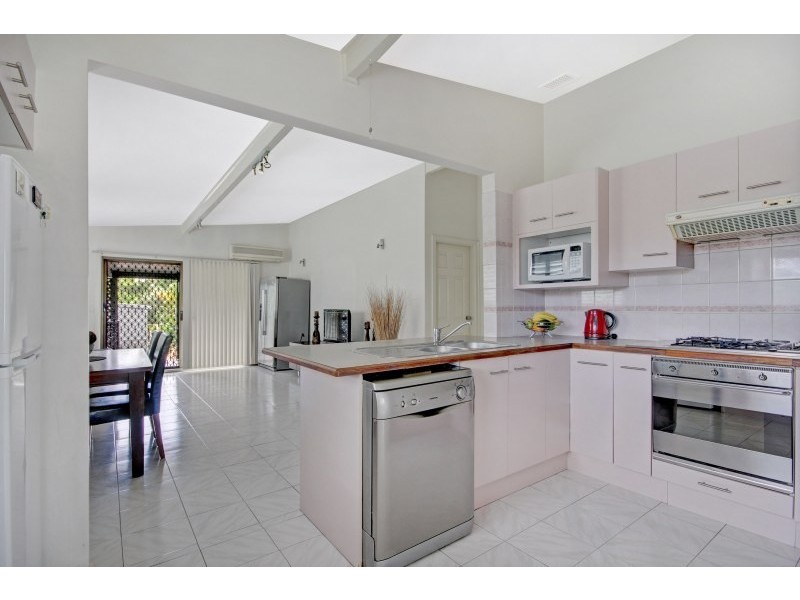 128 Edgeworth Avenue, Kanahooka NSW 2530