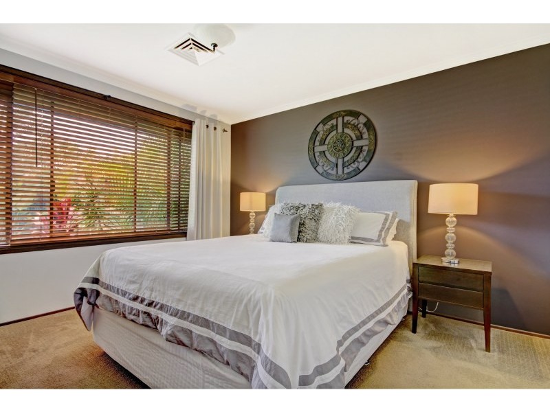 8 Windsor Crescent, Brownsville NSW 2530