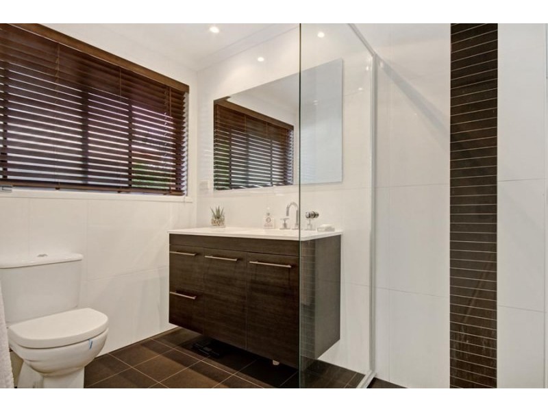 8 Windsor Crescent, Brownsville NSW 2530