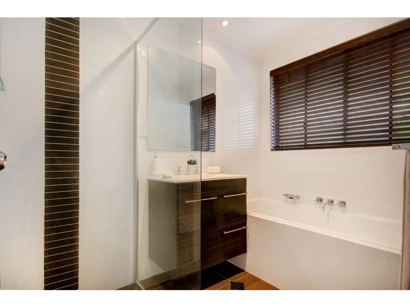 8 Windsor Crescent, Brownsville NSW 2530