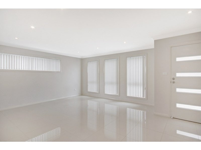 2/201 Wyndarra Way, Koonawarra NSW 2530