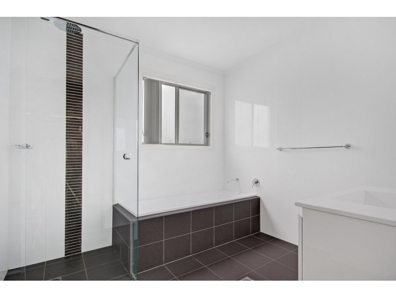 2/201 Wyndarra Way, Koonawarra NSW 2530