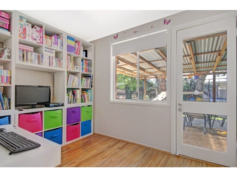6 Meehan Close, Horsley NSW 2530