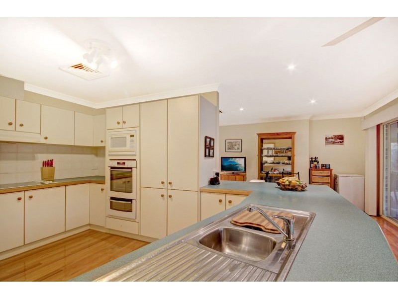 24 Highview Drive, Farmborough Heights NSW 2526