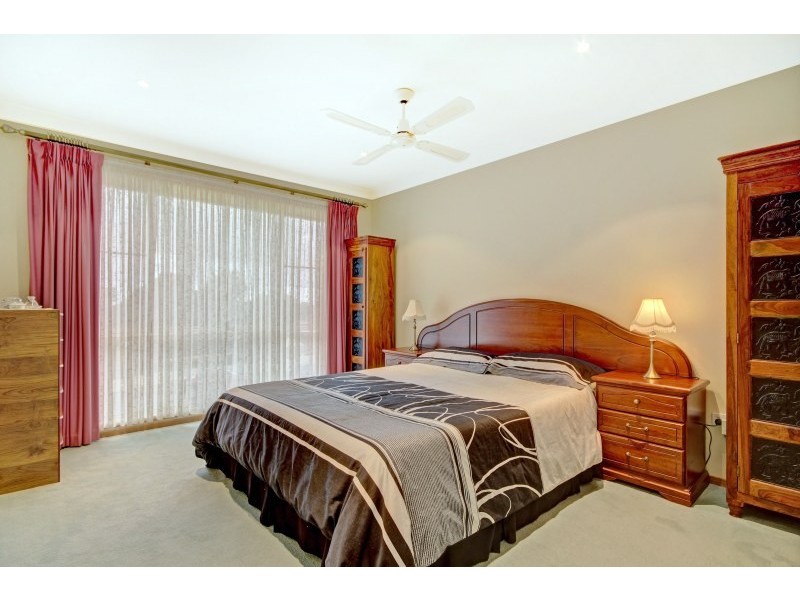 24 Highview Drive, Farmborough Heights NSW 2526