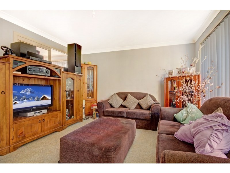 19 Beaurepaire Avenue, Mount Warrigal NSW 2528