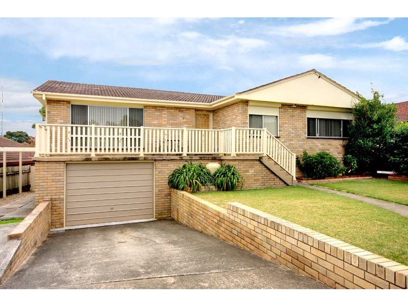 4 Lakeside Drive, Kanahooka NSW 2530
