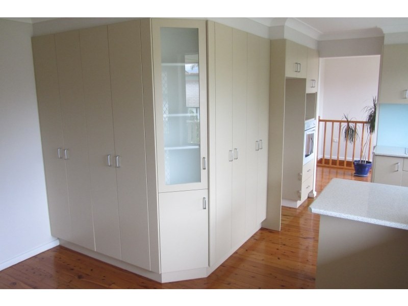 4 Lakeside Drive, Kanahooka NSW 2530