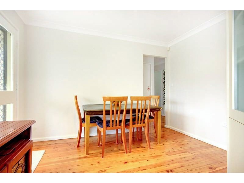 4 Lakeside Drive, Kanahooka NSW 2530