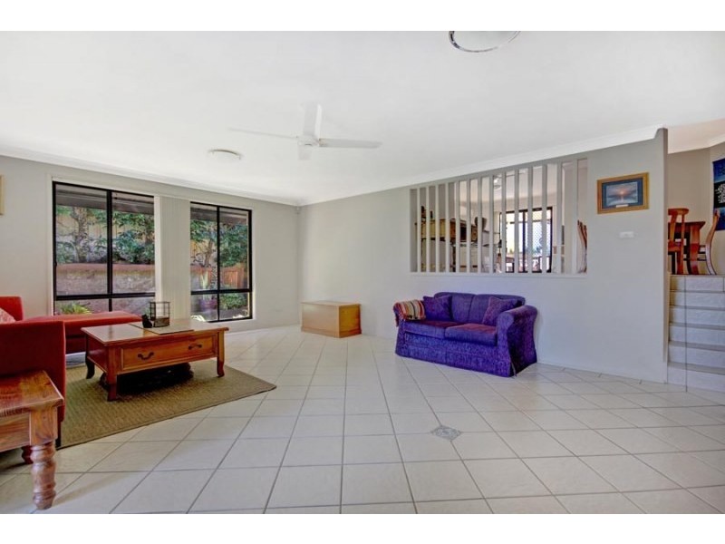 8 Reed Park Place, Horsley NSW 2530