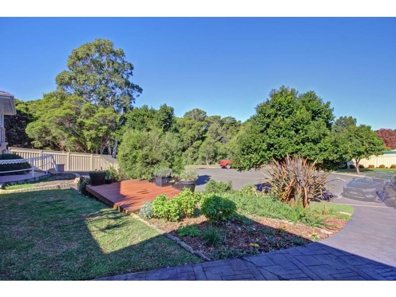 8 Reed Park Place, Horsley NSW 2530