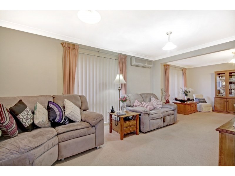 16 Glenlee Drive, Horsley NSW 2530