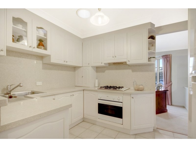 16 Glenlee Drive, Horsley NSW 2530