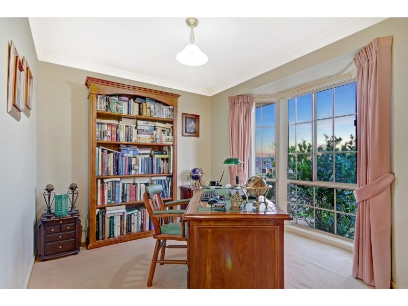 16 Glenlee Drive, Horsley NSW 2530