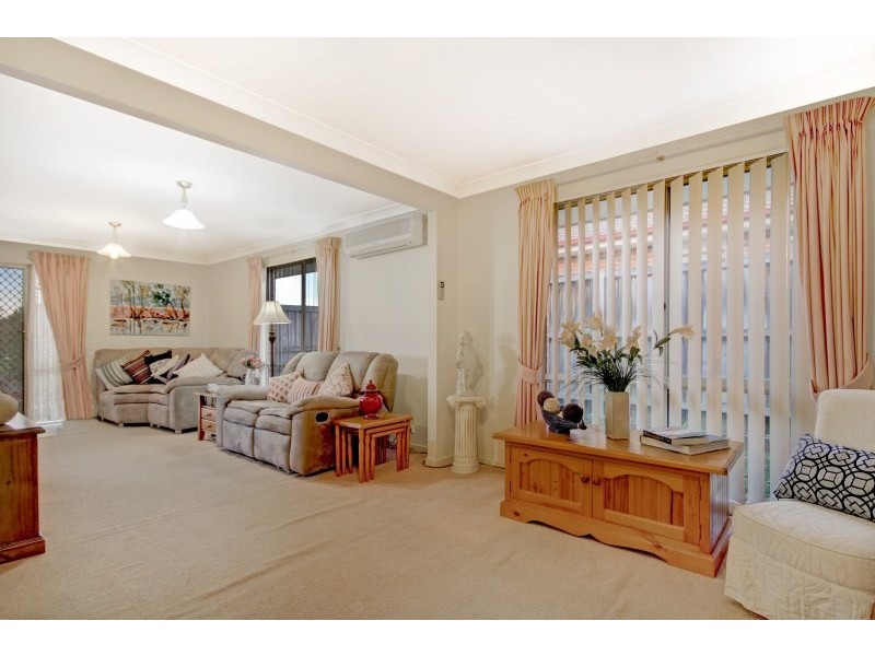 16 Glenlee Drive, Horsley NSW 2530