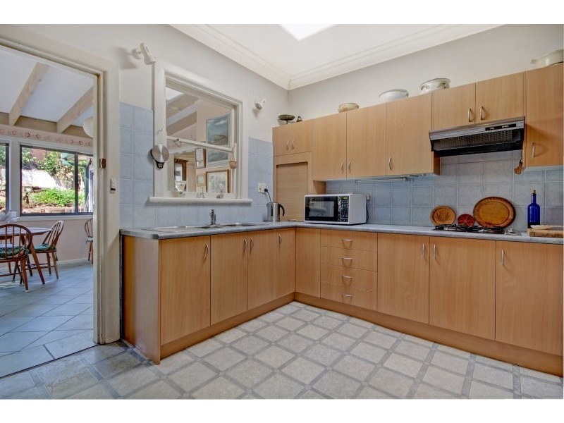 87 Prince Edward Drive, Dapto NSW 2530