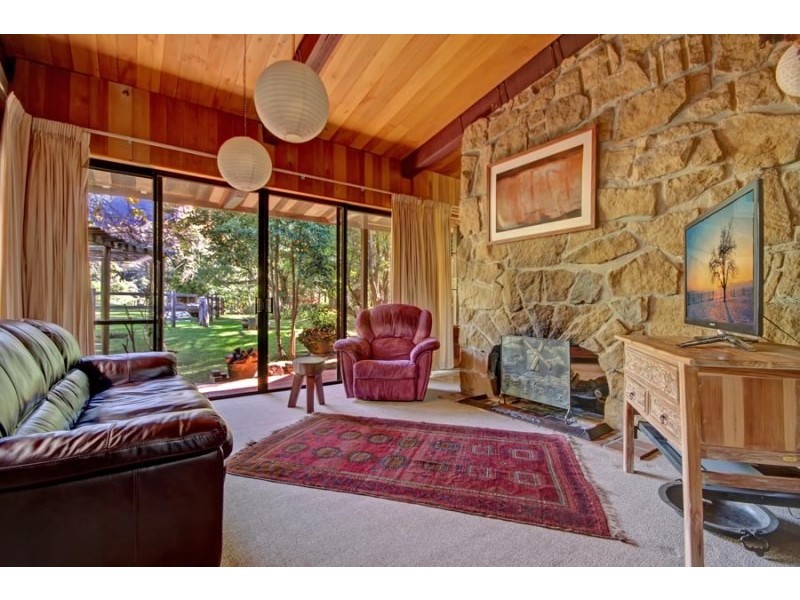 761 Calderwood Road, Calderwood NSW 2527