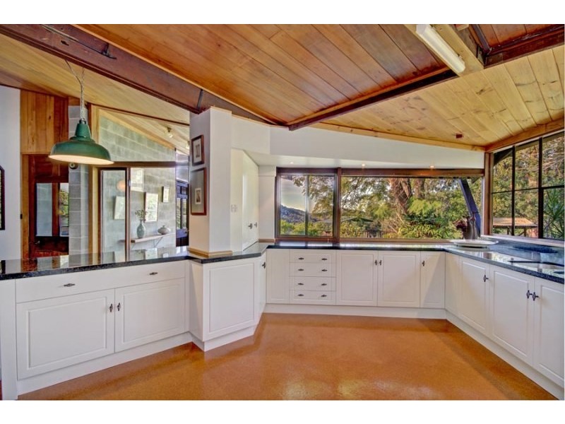 761 Calderwood Road, Calderwood NSW 2527