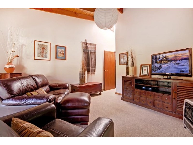 761 Calderwood Road, Calderwood NSW 2527