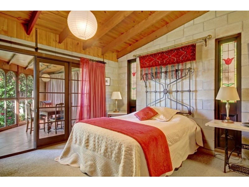 761 Calderwood Road, Calderwood NSW 2527