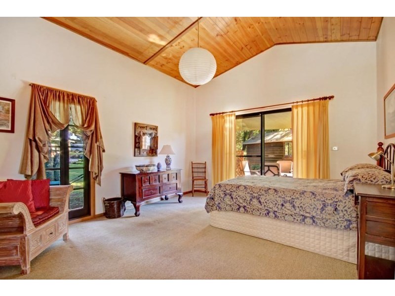 761 Calderwood Road, Calderwood NSW 2527